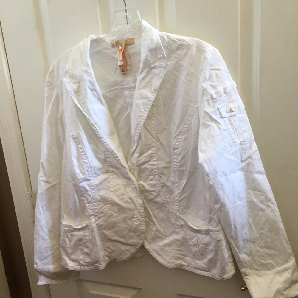 FINAL MARKDOWN Ladies Andrew & co jacket large